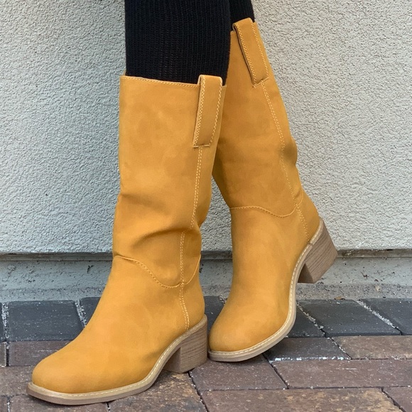 NIB Square Toe Western Mid Shaft Pull On Boots - Picture 3 of 8